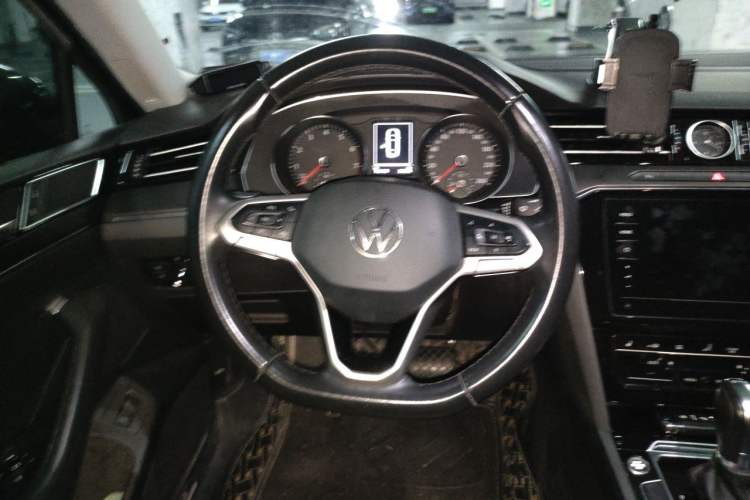 Used Volkswagen Magotan 2020 330TSI DSG Leading Model Steering Wheel