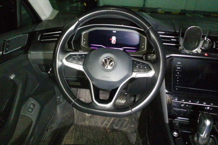 Used Volkswagen Magotan 2020 330TSI DSG Leading Model Steering Wheel