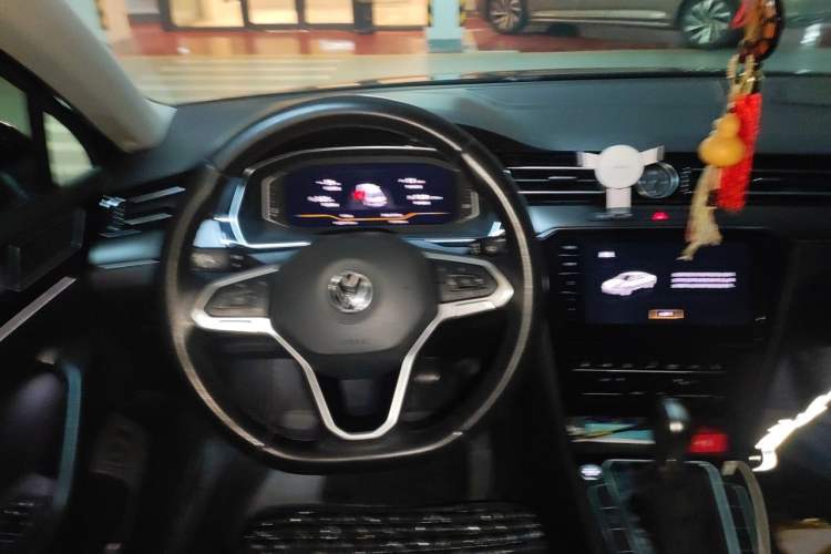Used Volkswagen Magotan 2020 330TSI DSG Luxury Edition Steering Wheel