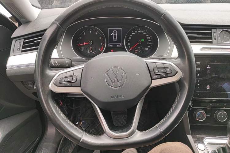 Used Volkswagen Magotan 2020 280TSI DSG Comfort Edition Steering Wheel