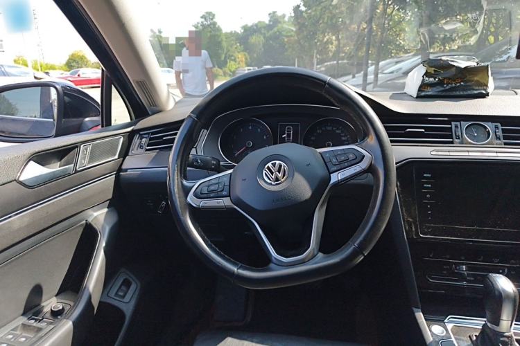 Used Volkswagen Magotan 2020 330TSI DSG Leading Model Steering Wheel