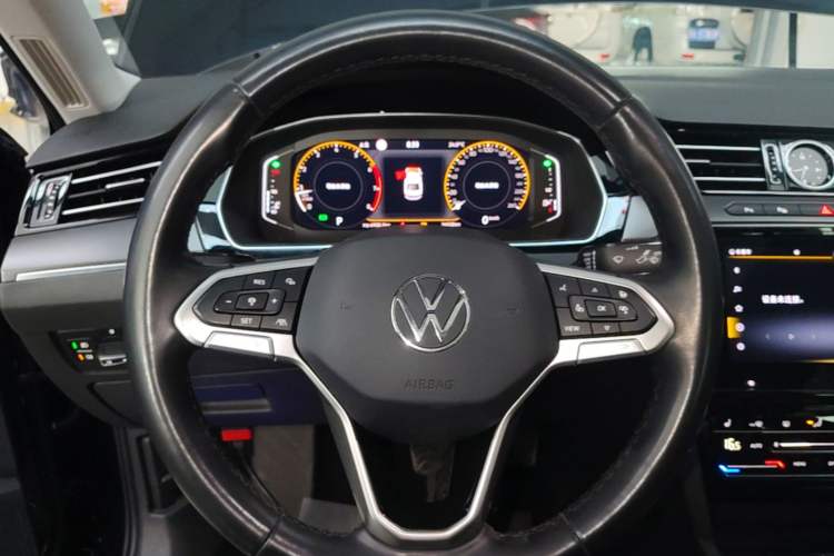Used Volkswagen Magotan 2020 380TSI DSG Luxury Version Steering Wheel