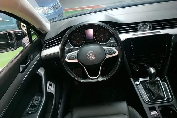 Used Volkswagen Magotan 2020 280TSI DSG Comfort Edition Steering Wheel