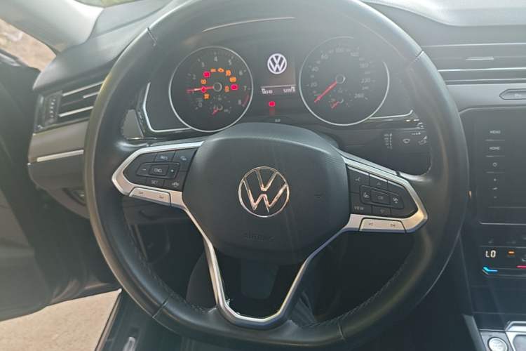 Used Volkswagen Magotan 2020 330TSI DSG Leading Model Steering Wheel