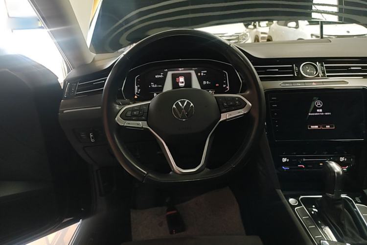 Used Volkswagen Magotan 2020 380TSI DSG Luxury Version Steering Wheel