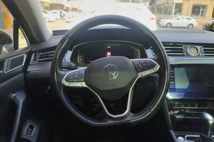Used Volkswagen Magotan 2020 380TSI DSG Luxury Version Steering Wheel