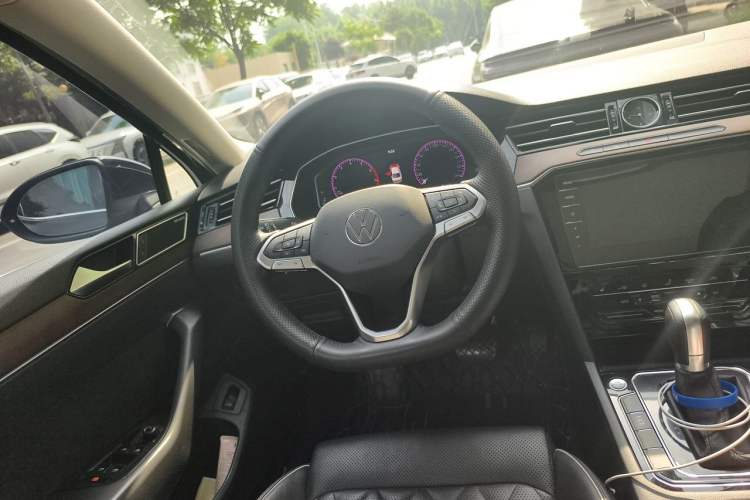 Used Volkswagen Magotan 2020 380TSI DSG Prestige Edition Steering Wheel