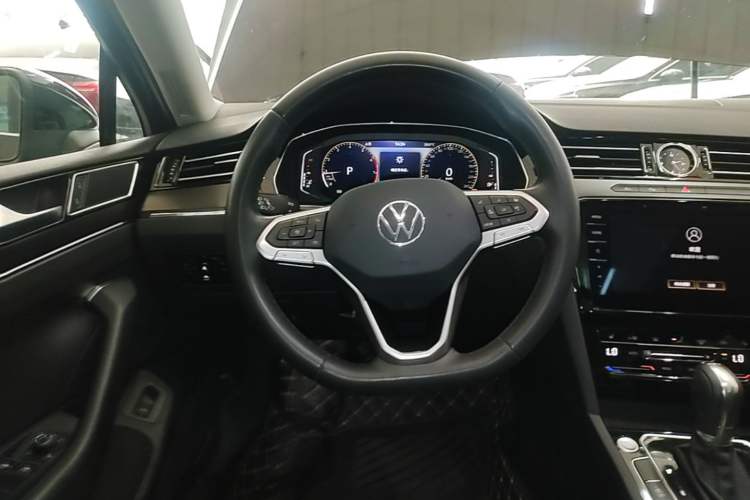 Used Volkswagen Magotan 2020 380TSI DSG Luxury Version Steering Wheel