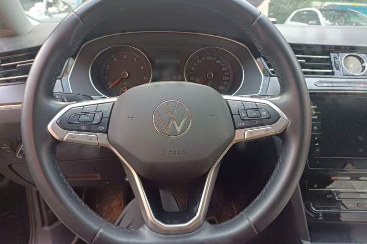 Used Volkswagen Magotan 2020 330TSI DSG Leading Model Steering Wheel