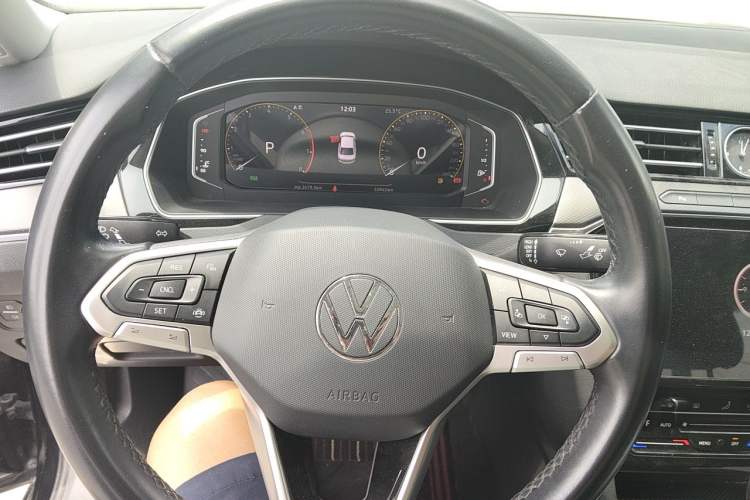 Used Volkswagen Magotan 2020 330TSI DSG Luxury Edition Steering Wheel