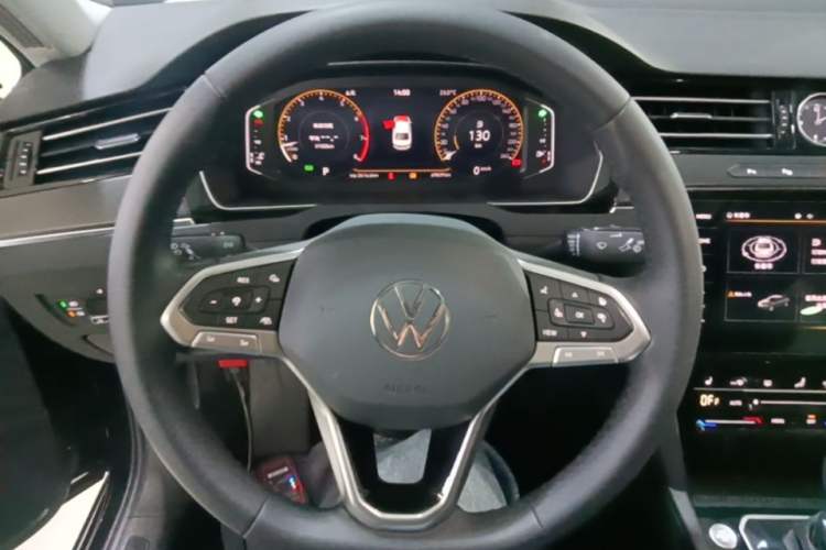 Used Volkswagen Magotan 2020 380TSI DSG Luxury Version Steering Wheel
