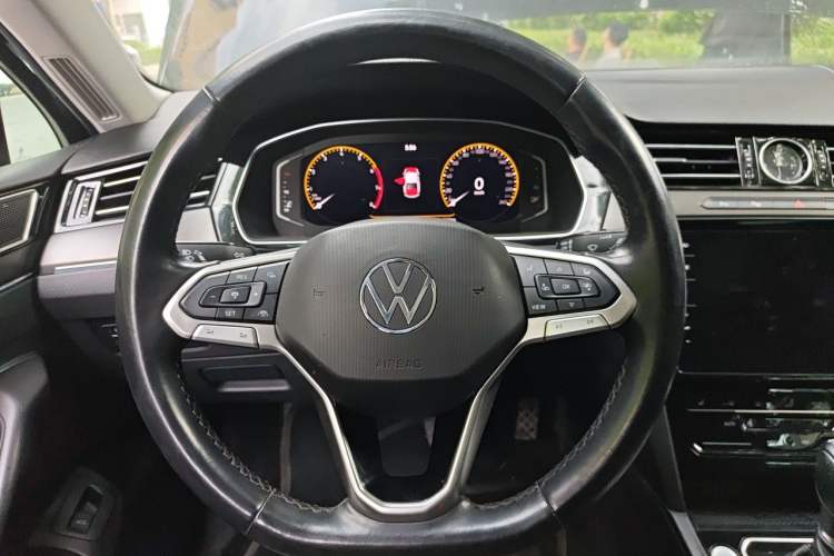 Used Volkswagen Magotan 2020 380TSI DSG Luxury Version Steering Wheel