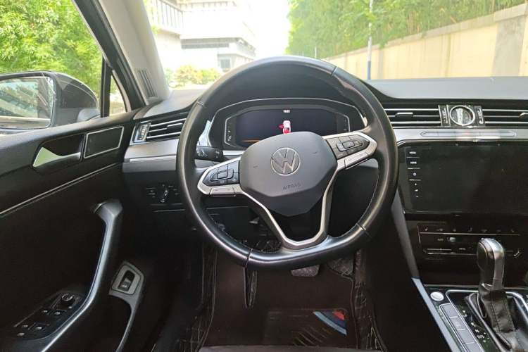 Used Volkswagen Magotan 2020 330TSI DSG Luxury Edition Steering Wheel