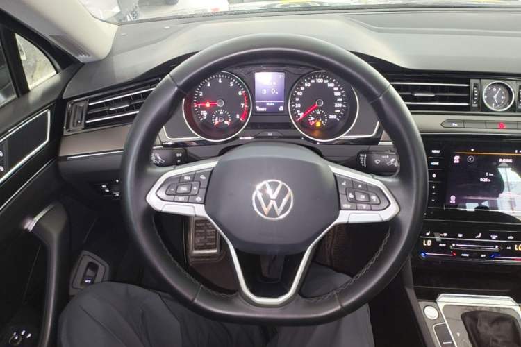 Used Volkswagen Magotan 2020 330TSI DSG Leading Model Steering Wheel
