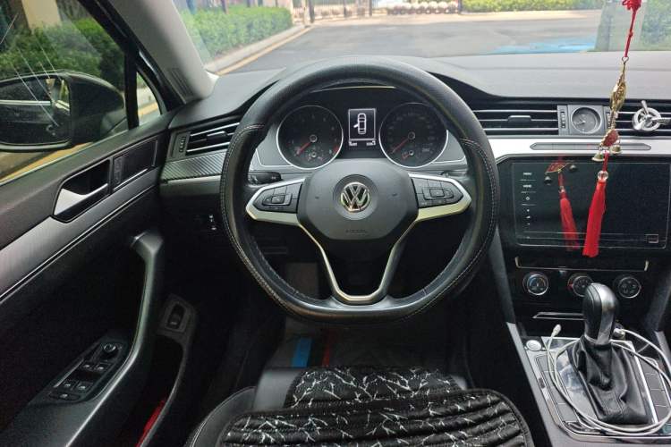 Used Volkswagen Magotan 2020 280TSI DSG Comfort Edition Steering Wheel