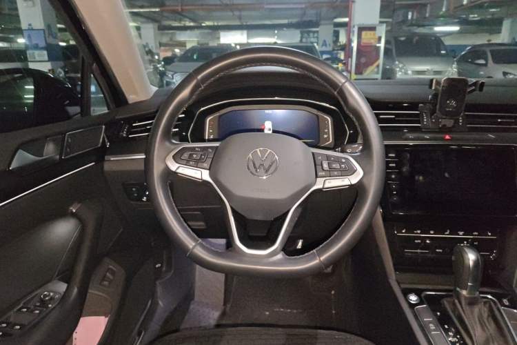 Used Volkswagen Magotan 2020 380TSI DSG Luxury Version Steering Wheel