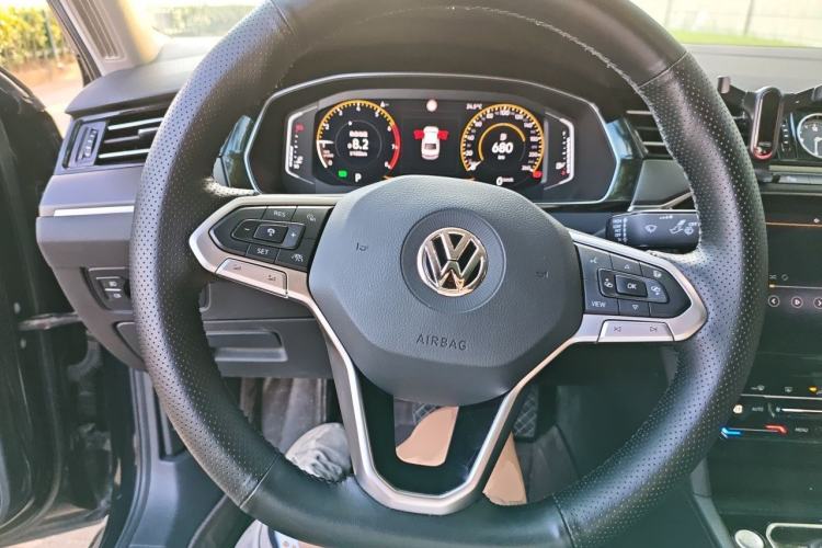 Used Volkswagen Magotan 2020 380TSI DSG Luxury Version Steering Wheel