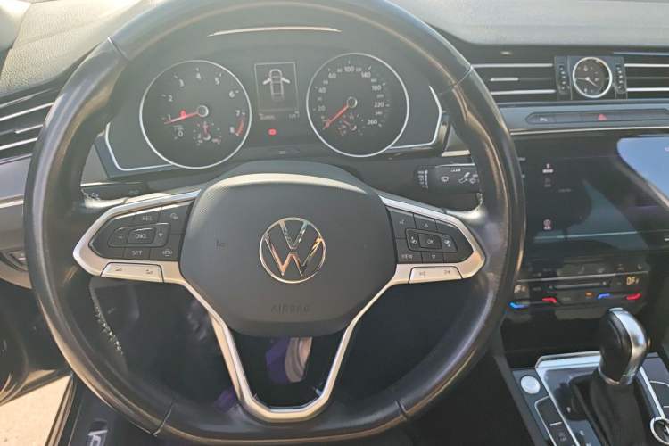 Used Volkswagen Magotan 2020 330TSI DSG Leading Model Steering Wheel