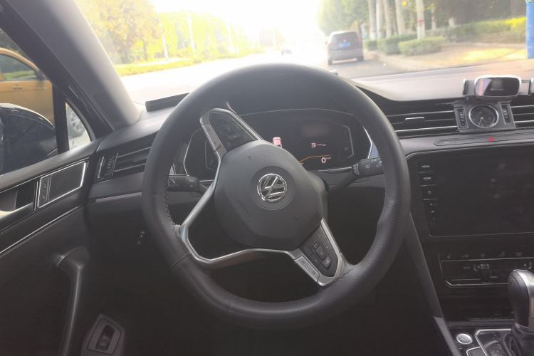 Used Volkswagen Magotan 2020 330TSI DSG Luxury Edition Steering Wheel