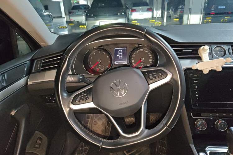 Used Volkswagen Magotan 2020 280TSI DSG Comfort Edition Steering Wheel