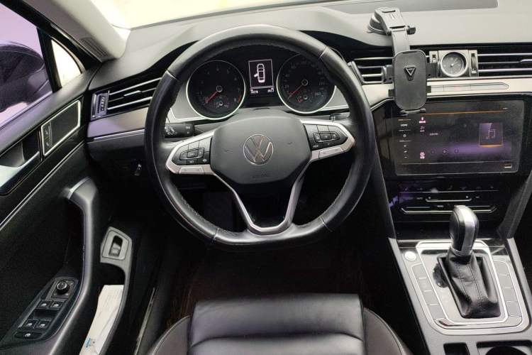 Used Volkswagen Magotan 2020 330TSI DSG Leading Model Steering Wheel