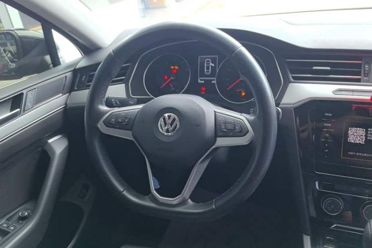 Used Volkswagen Magotan 2020 280TSI DSG Comfort Edition Steering Wheel