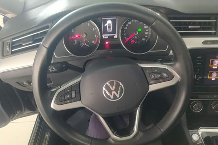 Used Volkswagen Magotan 2020 280TSI DSG Comfort Edition Steering Wheel