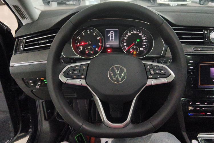 Used Volkswagen Magotan 2020 330TSI DSG Leading Model Steering Wheel