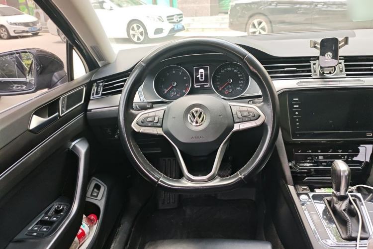 Used Volkswagen Magotan 2020 330TSI DSG Leading Model Steering Wheel