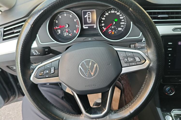 Used Volkswagen Magotan 2020 280TSI DSG Comfort Edition Steering Wheel
