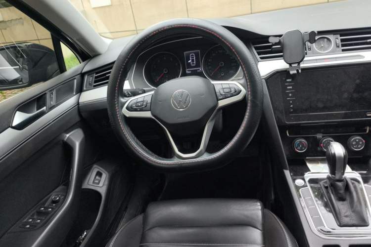 Used Volkswagen Magotan 2020 280TSI DSG Comfort Edition Steering Wheel