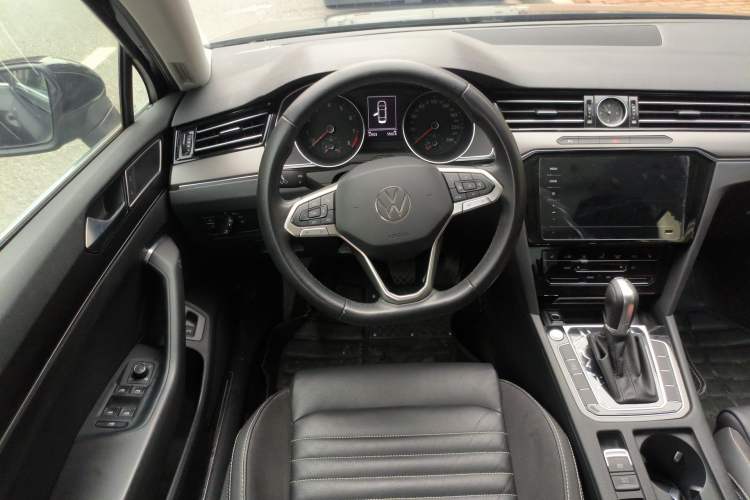 Used Volkswagen Magotan 2020 330TSI DSG Leading Model Steering Wheel
