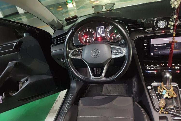 Used Volkswagen Magotan 2020 330TSI DSG Leading Model Steering Wheel