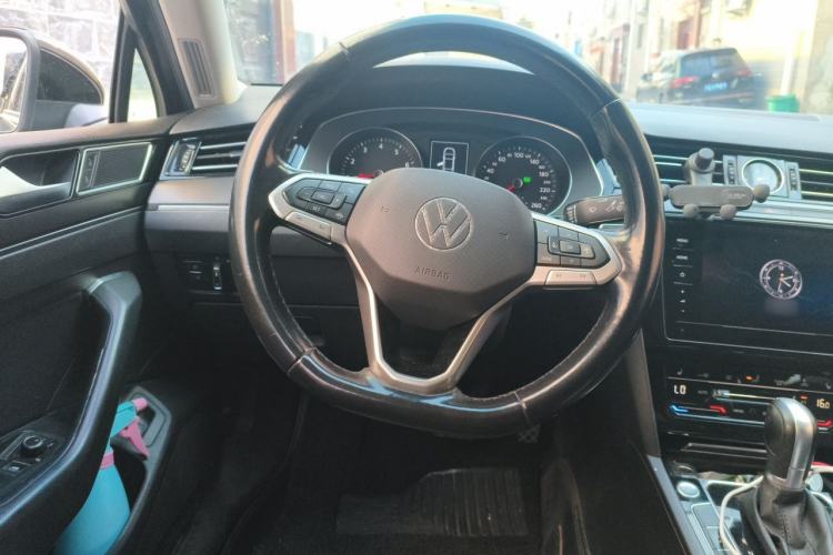 Used Volkswagen Magotan 2020 330TSI DSG Leading Model Steering Wheel