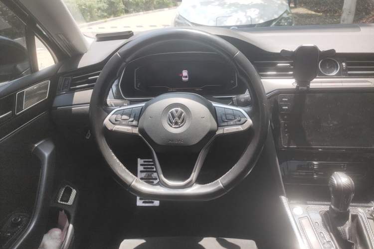 Used Volkswagen Magotan 2020 330TSI DSG Luxury Edition Steering Wheel