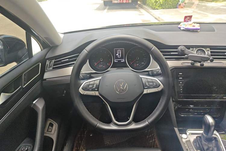 Used Volkswagen Magotan 2020 330TSI DSG Leading Model Steering Wheel