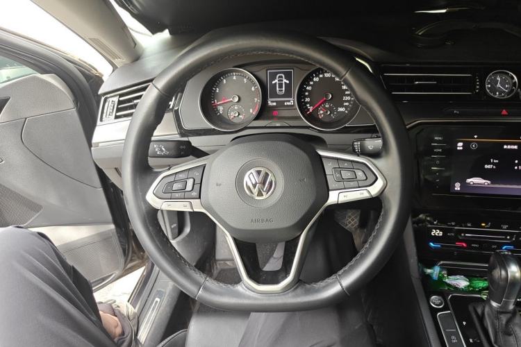 Used Volkswagen Magotan 2020 330TSI DSG Leading Model Steering Wheel