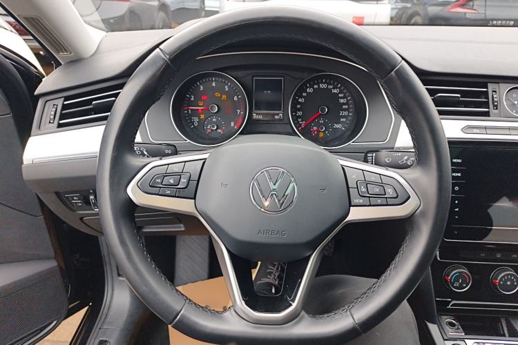 Used Volkswagen Magotan 2020 280TSI DSG Comfort Edition Steering Wheel
