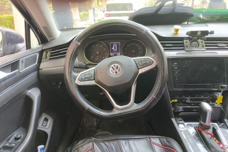 Used Volkswagen Magotan 2020 330TSI DSG Leading Model Steering Wheel