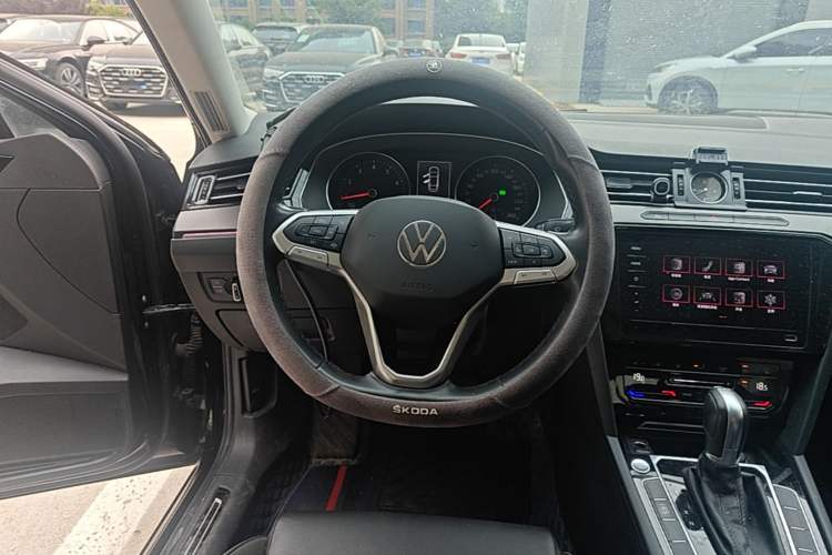Used Volkswagen Magotan 2020 330TSI DSG Leading Model Steering Wheel