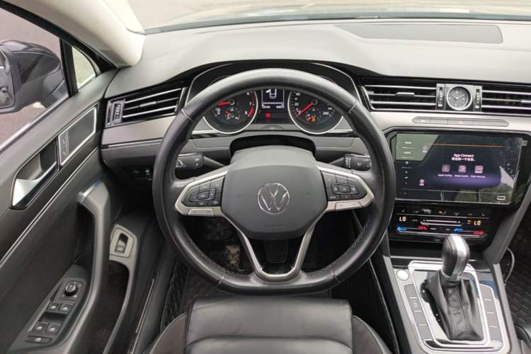 Used Volkswagen Magotan 2020 330TSI DSG Leading Model Steering Wheel