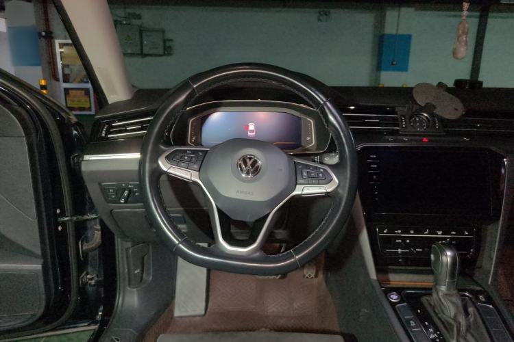 Used Volkswagen Magotan 2020 380TSI DSG Luxury Version Steering Wheel