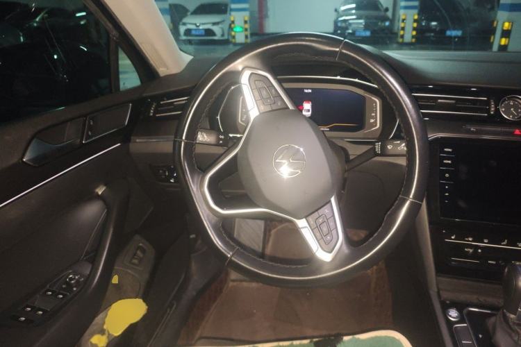Used Volkswagen Magotan 2020 330TSI DSG Luxury Edition Steering Wheel