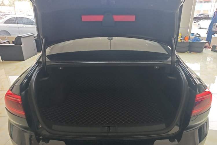 Used Volkswagen Magotan 2020 330TSI DSG Luxury Edition Trunk