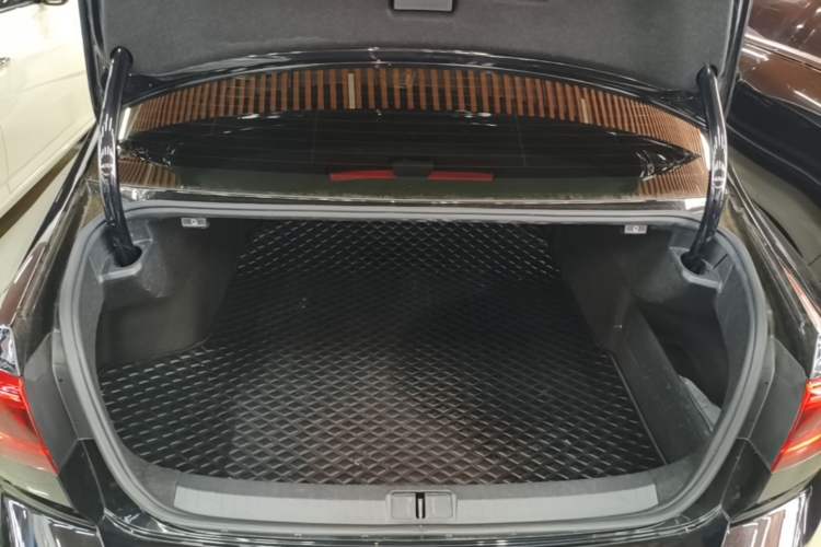 Used Volkswagen Magotan 2020 330TSI DSG Luxury Edition Trunk