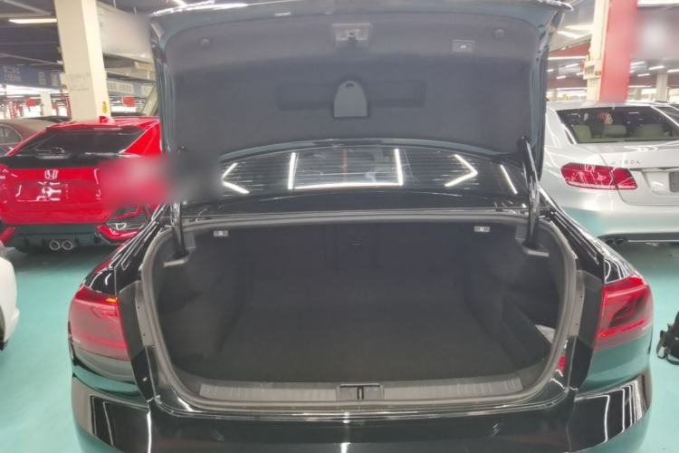 Used Volkswagen Magotan 2020 330TSI DSG Luxury Edition Trunk