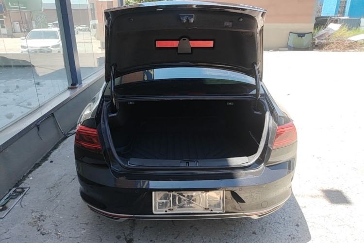 Used Volkswagen Magotan 2020 330TSI DSG Leading Model Trunk