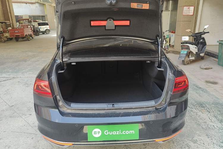 Used Volkswagen Magotan 2020 330TSI DSG Luxury Edition Trunk