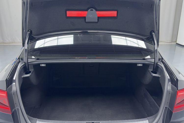 Used Volkswagen Magotan 2020 330TSI DSG Luxury Edition Trunk