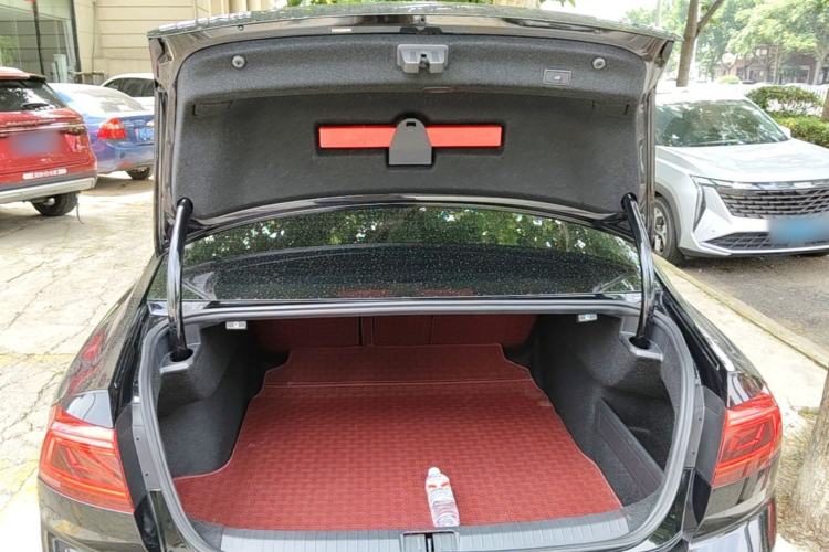 Used Volkswagen Magotan 2020 330TSI DSG Luxury Edition Trunk
